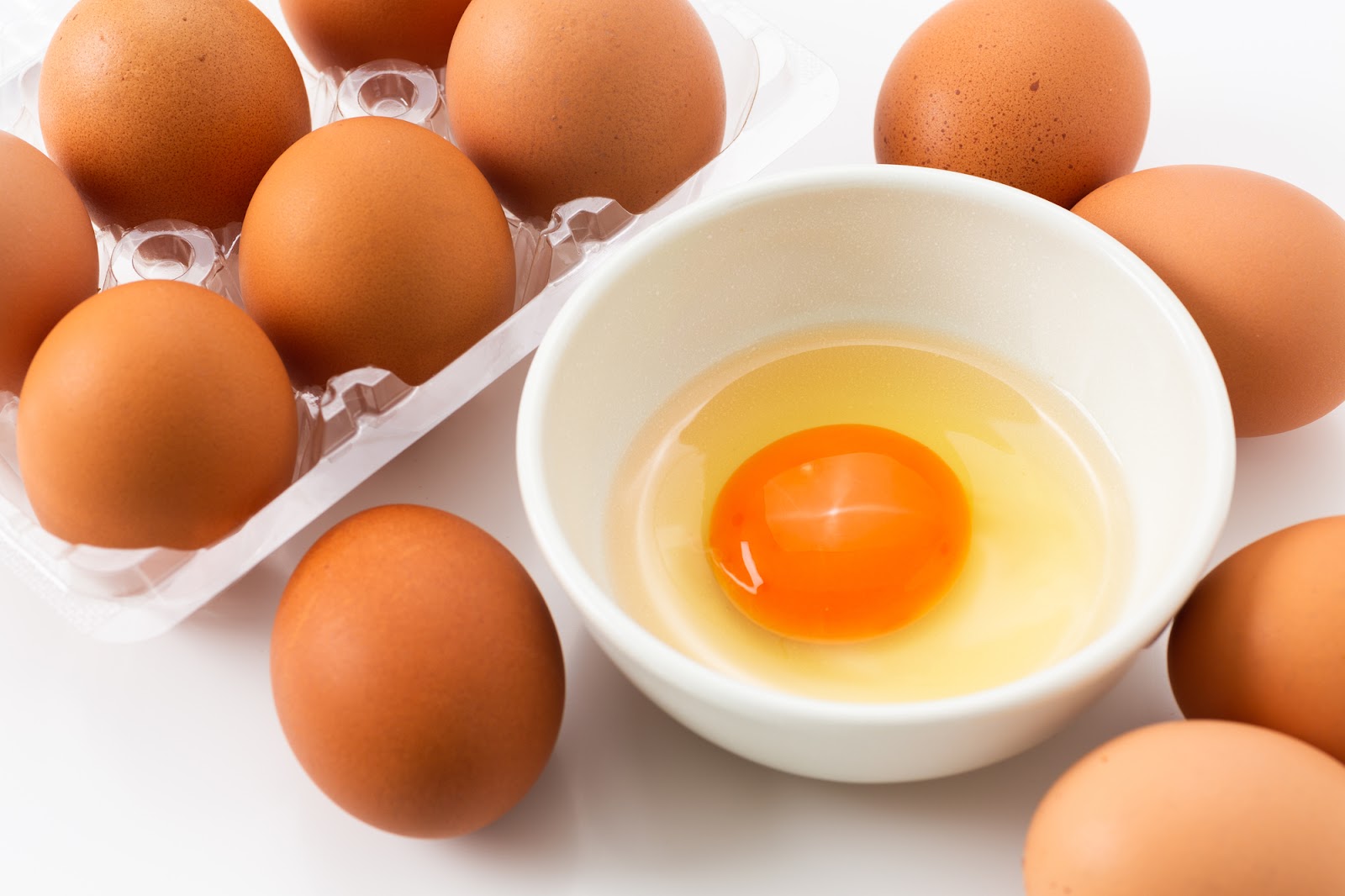 新鮮な卵の見分け方は？養鶏場が解説-美味しい卵の選び方|大熊養鶏場