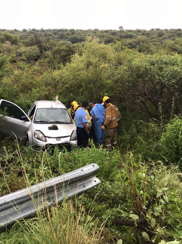 FOTO: La mujer que conducía sufrió la amputación de su pierna izquierda.