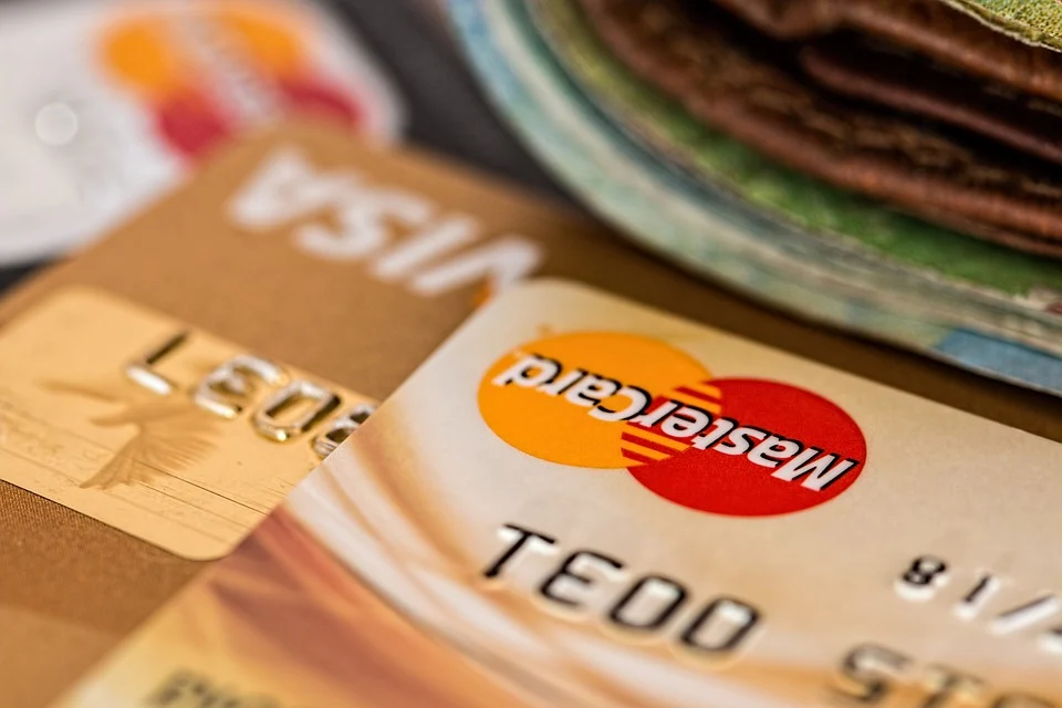 Closeup of Mastercard and Visa credit cards