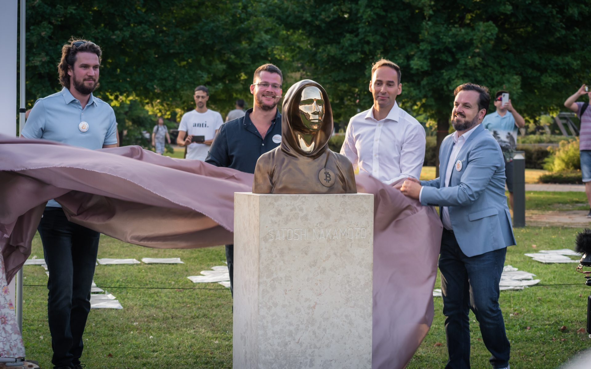 The bronze statue of the figureless Satoshi Nakamoto unveiled in Hungary
