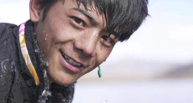 四川藏族丁真爆红  藏人：中国主导去西藏化的西藏热
