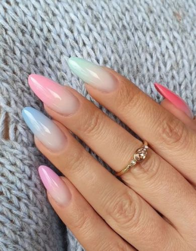 Another look of the gorgeous ombre nail design