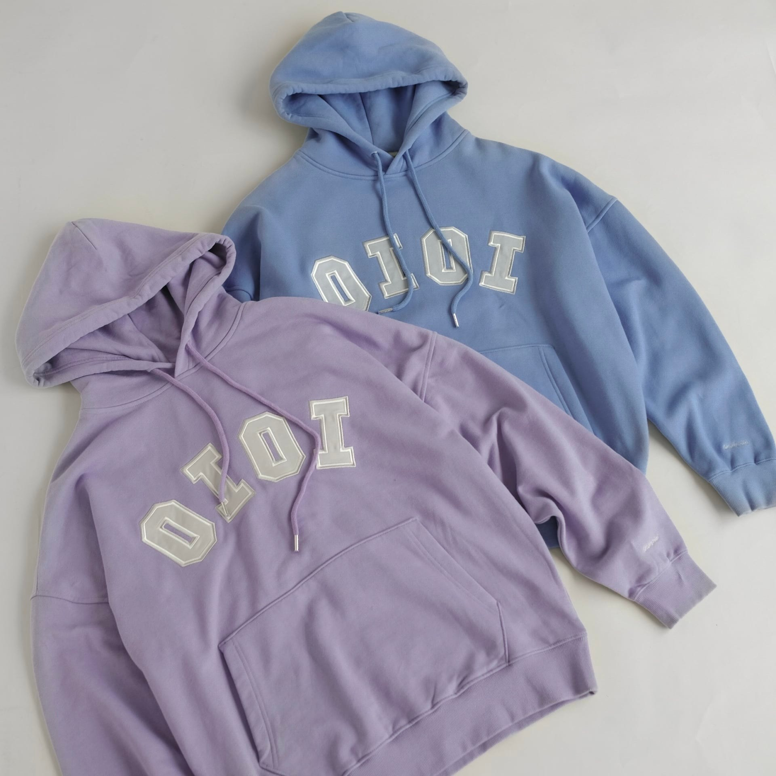 Chú ý đến form dáng áo hoodie rộng rãi