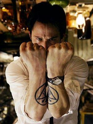 Constantine symbol | Keanu reeves, Tatuagem constantine, Constantine filme