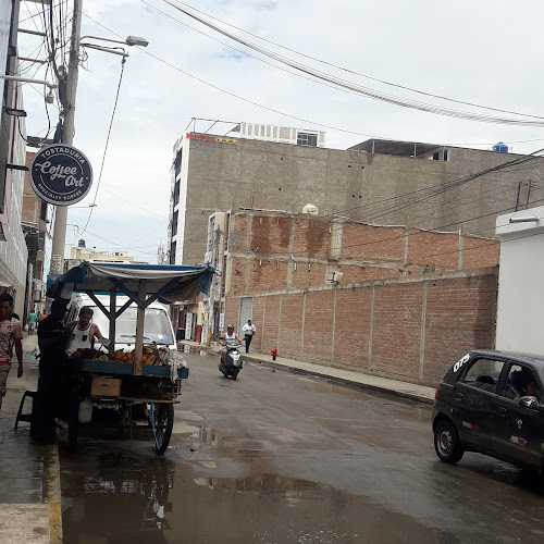 Av. Luis Gonzáles 820, Chiclayo 14001, Perú