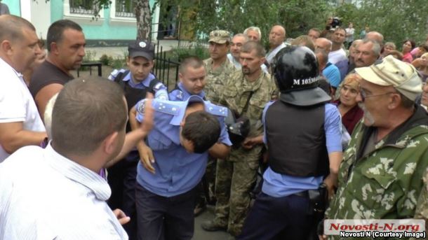 Затримання поліцейських, підозрюваних у причетності до злочину в Кривому Озері на Миколаївщині