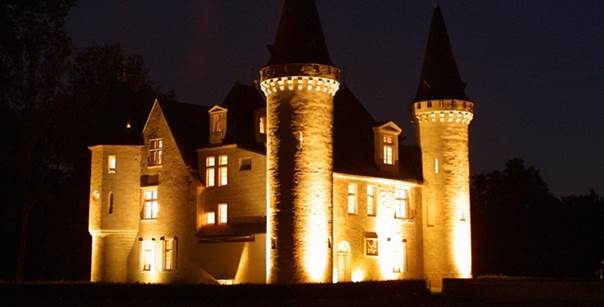 http://avis-vin.lefigaro.fr/var/img/91/22740-650x330-autre-chateau-d-agassac-haut-medoc.jpg