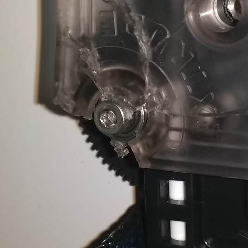 Extruder Cracking From the Applied Load