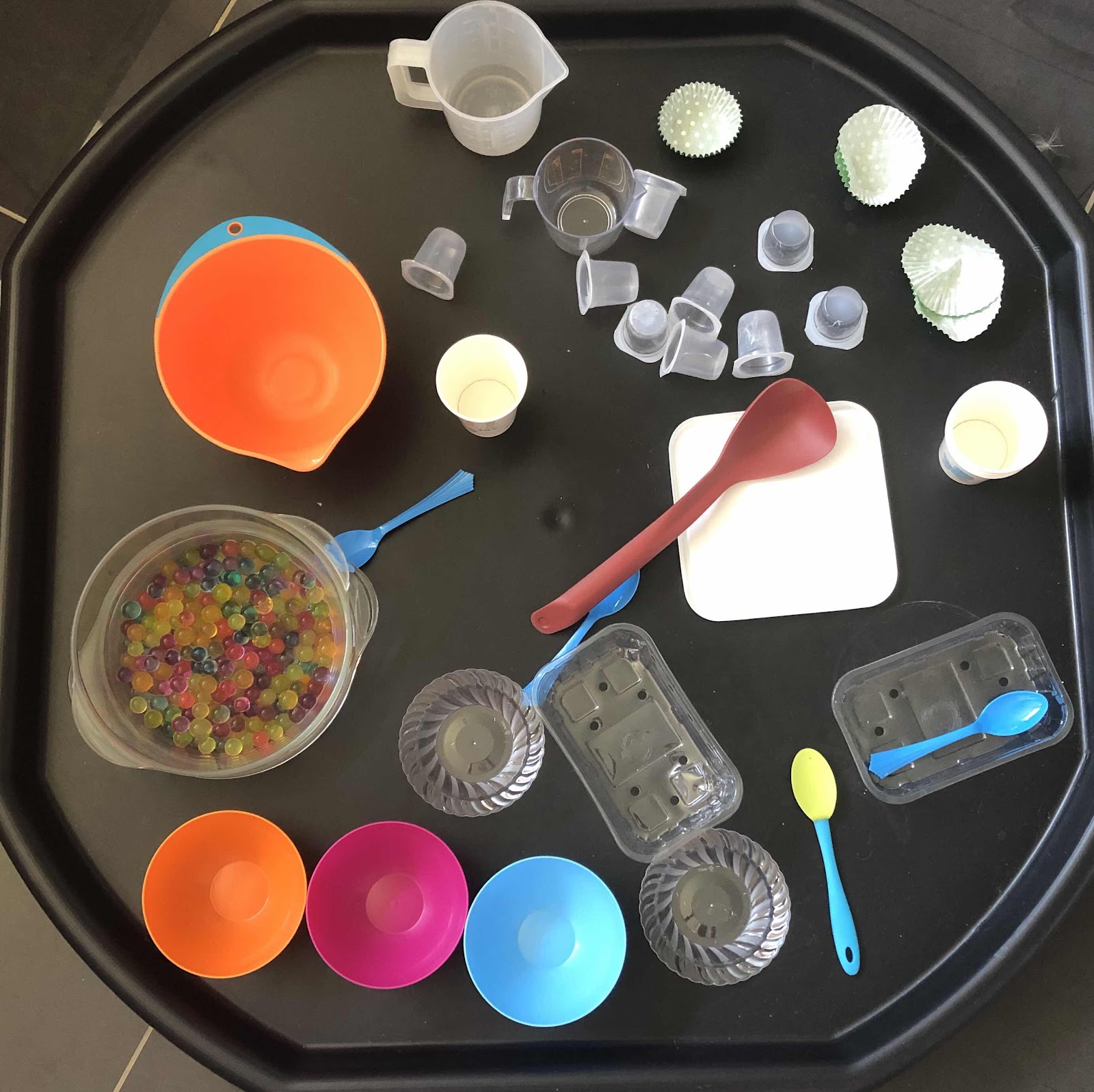 Painting Tuff Tray Ideas for Toddlers and Preschoolers : Fun and Easy  Activities 