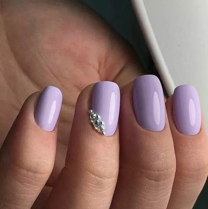 Trendy manicure colors for spring 2022 5