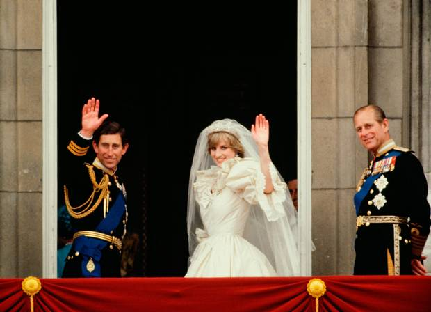 Thời điểm con trai ngoại tình, vợ chồng Nữ hoàng công khai đứng về phía Công nương Diana thông qua những lá thư bí mật lần đầu được tiết lộ - Ảnh 3.