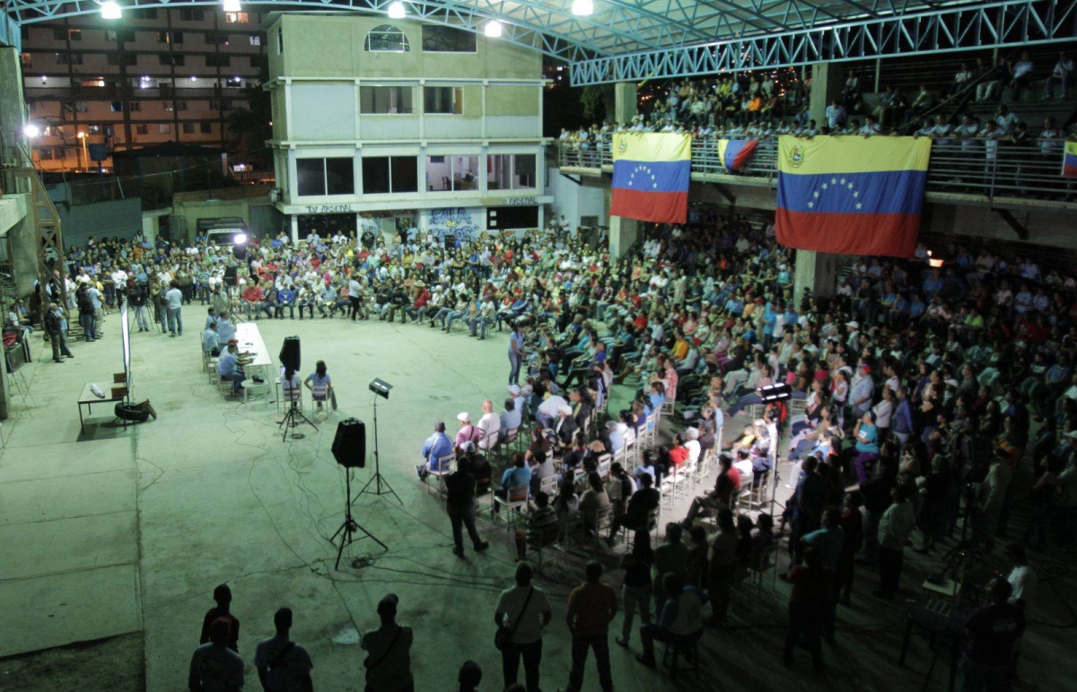 A patriotic assembly, the highest instance for decision‐making in El Panal Commune. (Comuna El Panal)