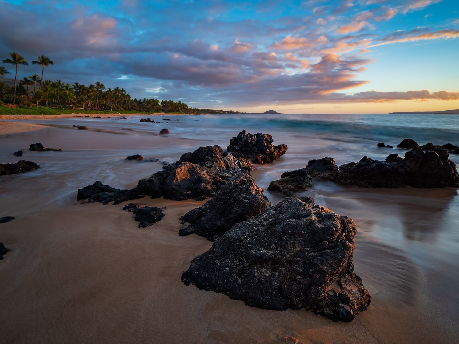 cheap places to travel from vancouver - maui