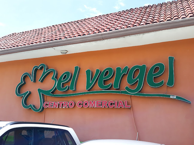 Centro Comercial El Vergel, S/N, Primer Calle Alfonso Cordero, Todos Santos S/N, Cuenca 010204
