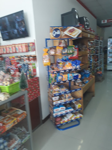 El Porton, Paseo Rio Machangara, S/N, Cuenca 010113
