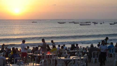 Pantai Kedonganan terkenal dengan seafood dan sunsetnya di Kuta, Bali