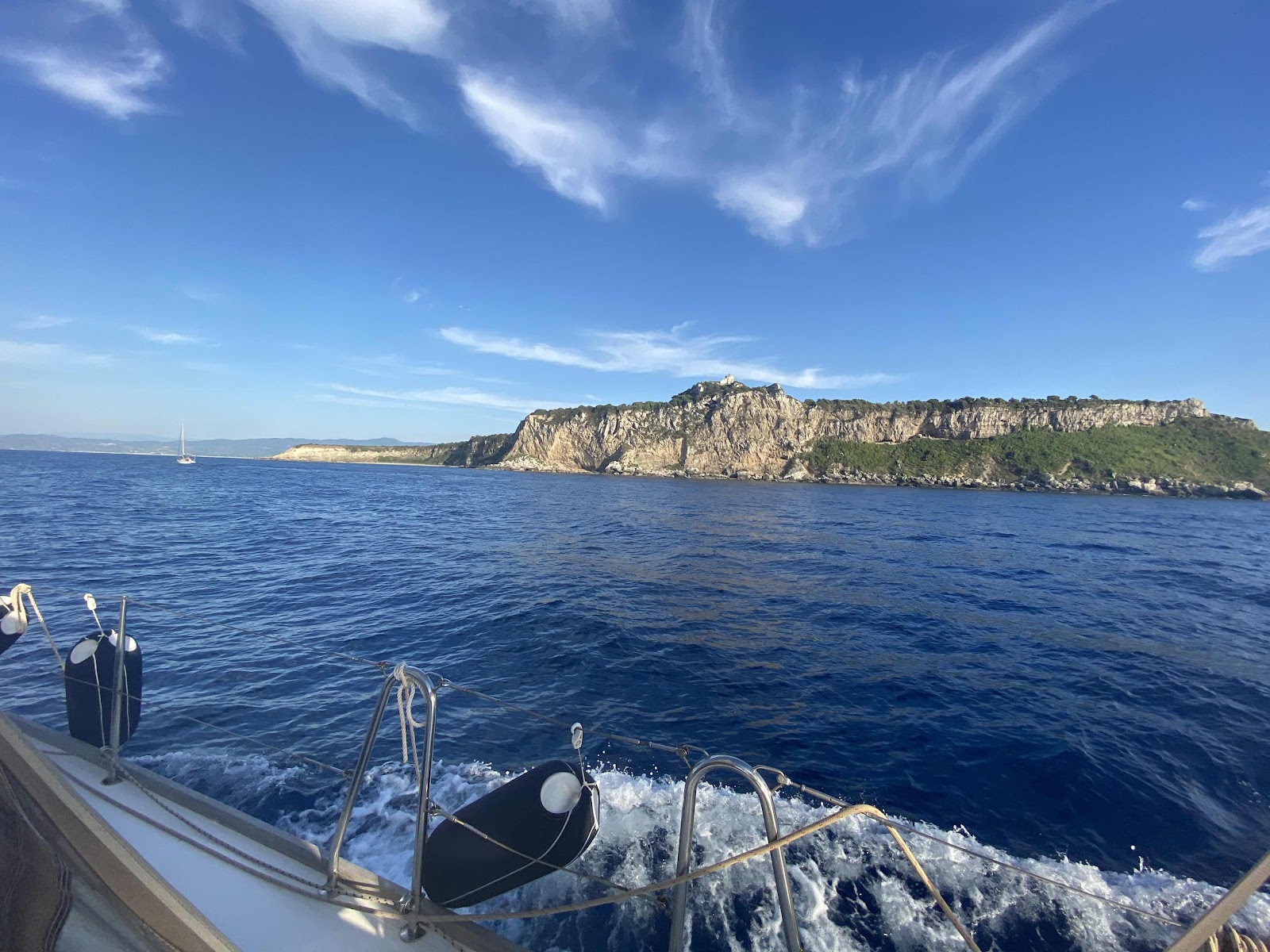 Cabo de Milazzo visto desde el N