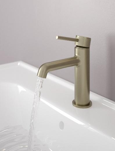 A faucet with a faucet

Description automatically generated with low confidence