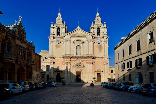 Ba nhà thờ chính tòa lớn ở giữa Địa Trung Hải