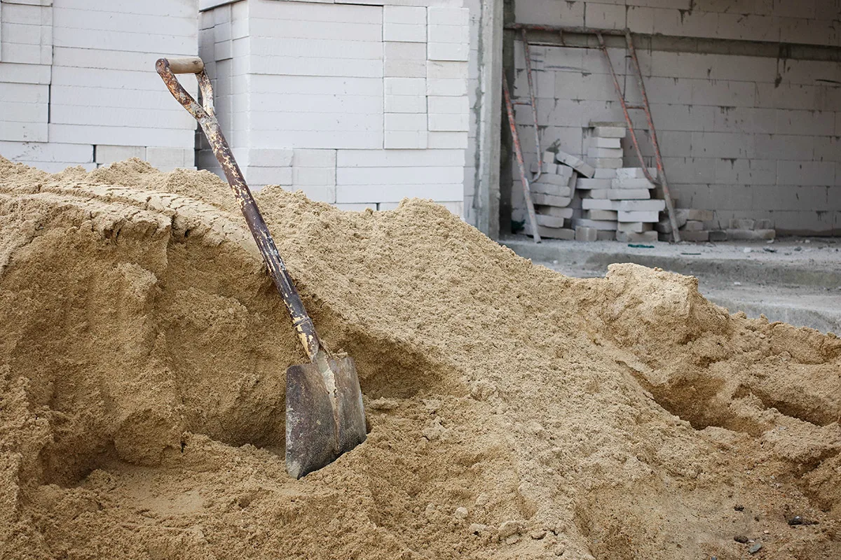 How To Mix Builders Sand In The Soil