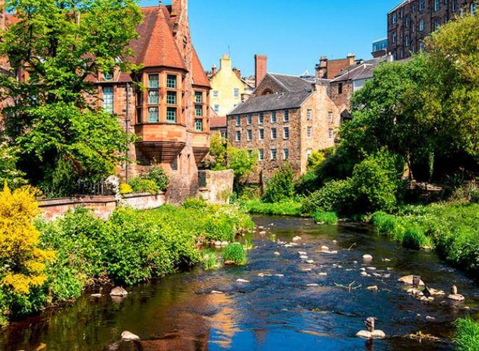 Should I Go to Glasgow or Edinburgh (Answered!)