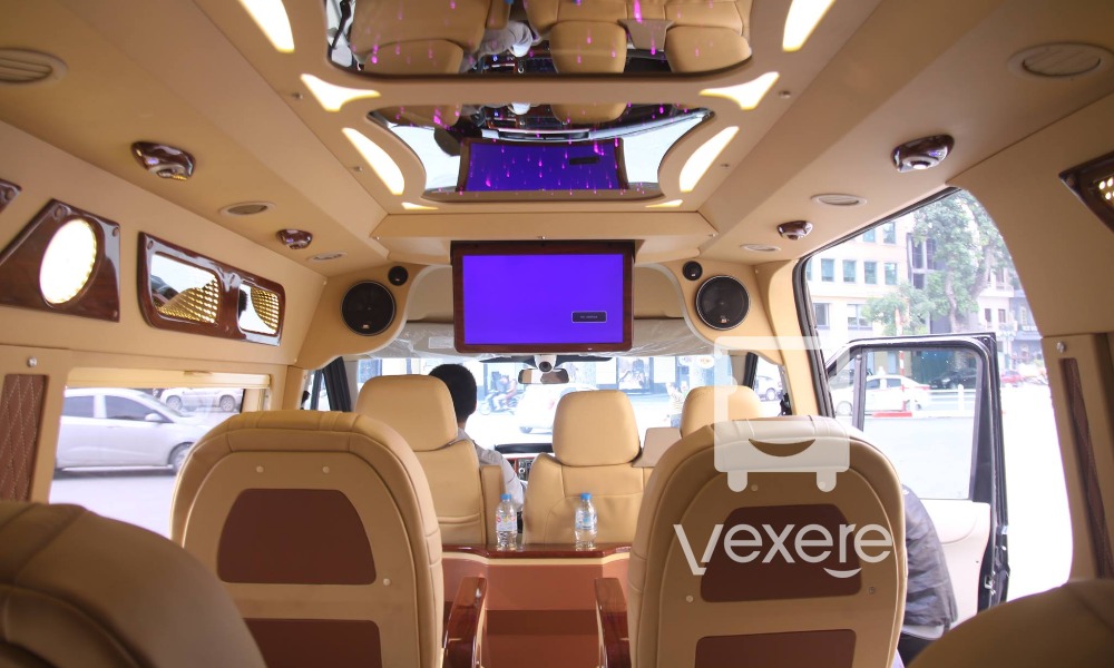 Nội thất xe Luxury Van Limousine đi SaPa từ Hà Nội