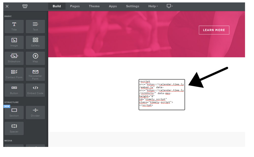 埋め込みコードを追加する方法を示す Weebly ダッシュボードの印刷画面