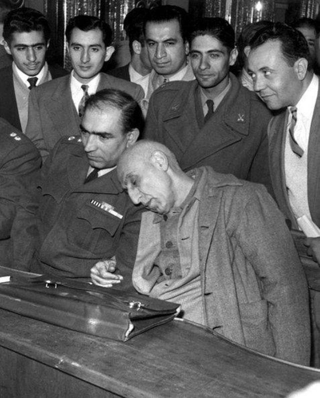 دادگاه نظامی محاکمه محمد مصدق