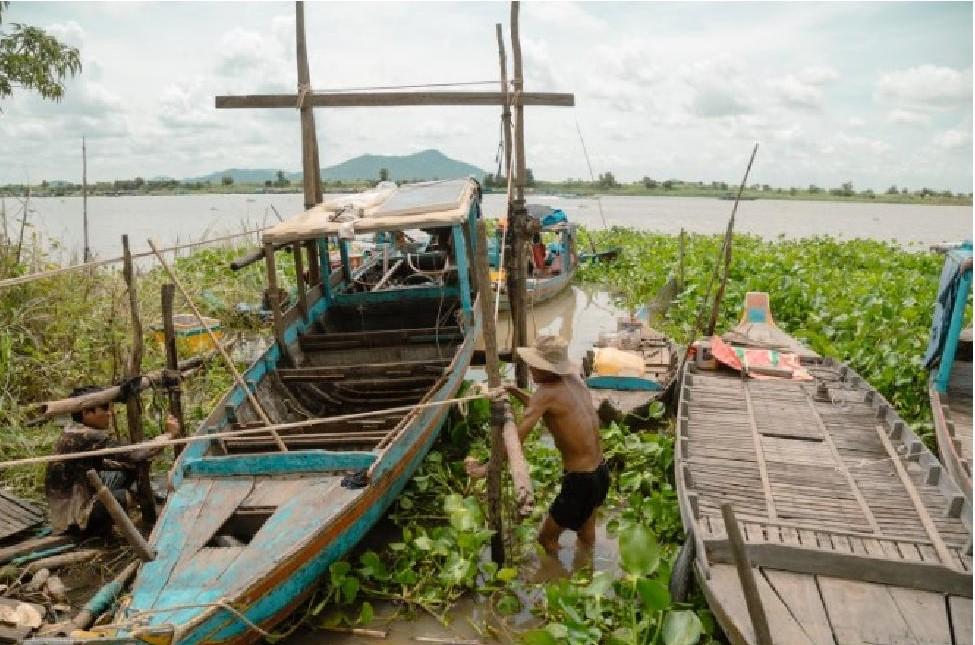 Precarious Mekong 24