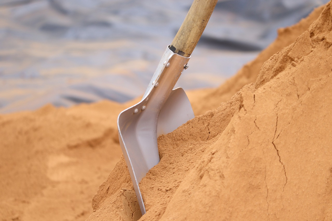 shovel with sand