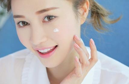Da cần thời gian thẩm thấu kem dưỡng
