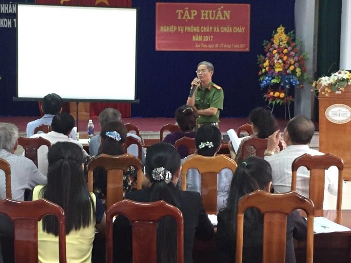 D:DU LIEU CCCMuoi MuoiHình tập huấnNgân hàng20464591_1865903633736476_1966996392_n.jpg