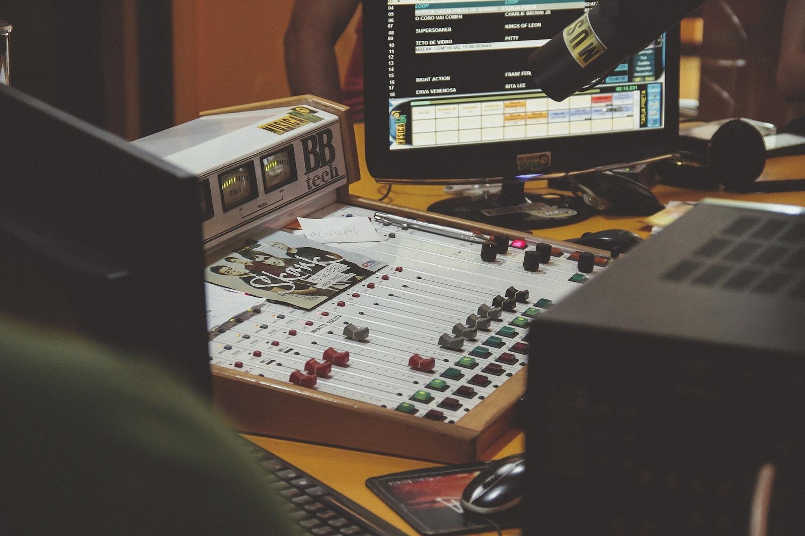 Top 5 Careers in Radio: Education and Jobs for Radio Enthusiasts - The ...