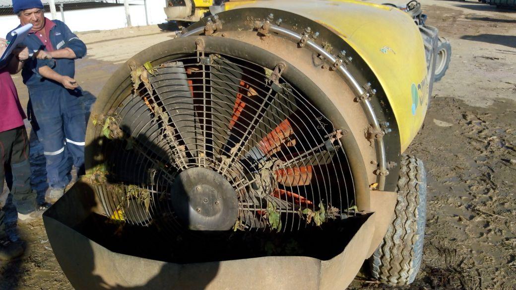 Motor de un carro

Descripción generada automáticamente con confianza baja