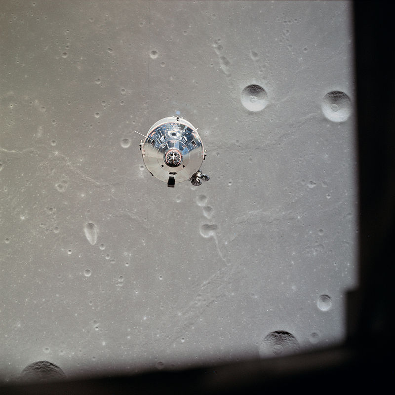 Apollo_11_CSM_photographed_from_Lunar_Module_(AS11-37-5445).jpg