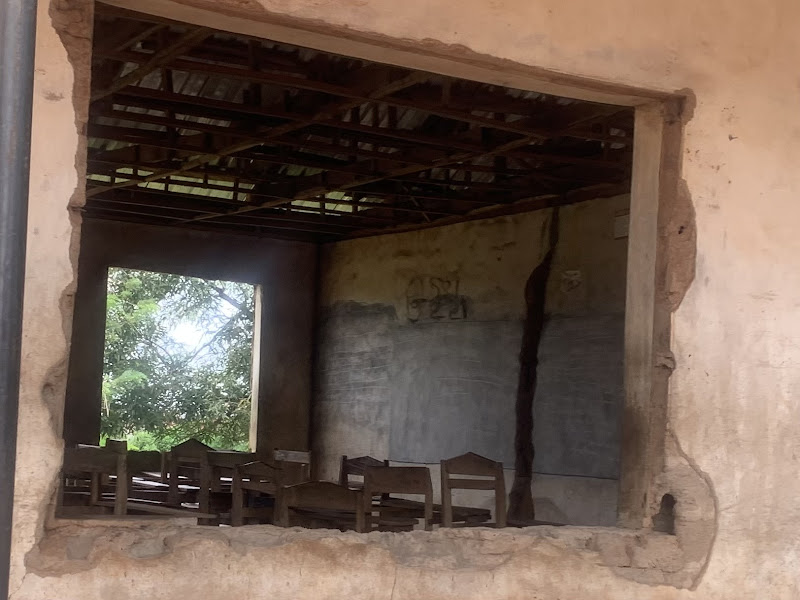 Image of dilapidated classroom in Caretaker community school Ogbomoso.