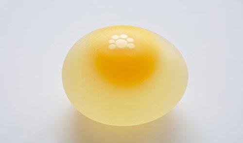 Thành phẩm thu được sau khi vỏ ngoài của quả trứng bị ăn mòn