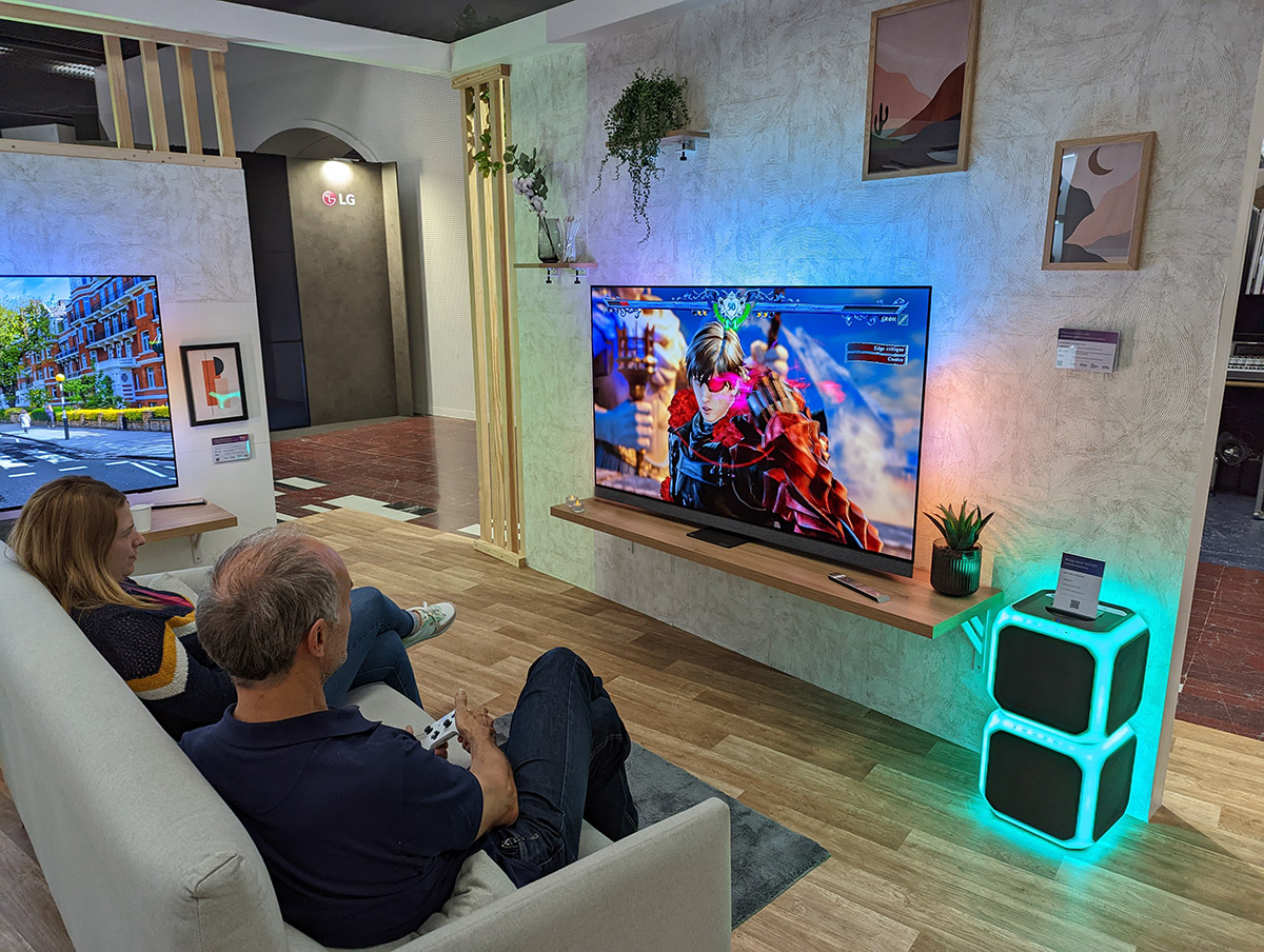 Philips OLED907 Ambilight TV