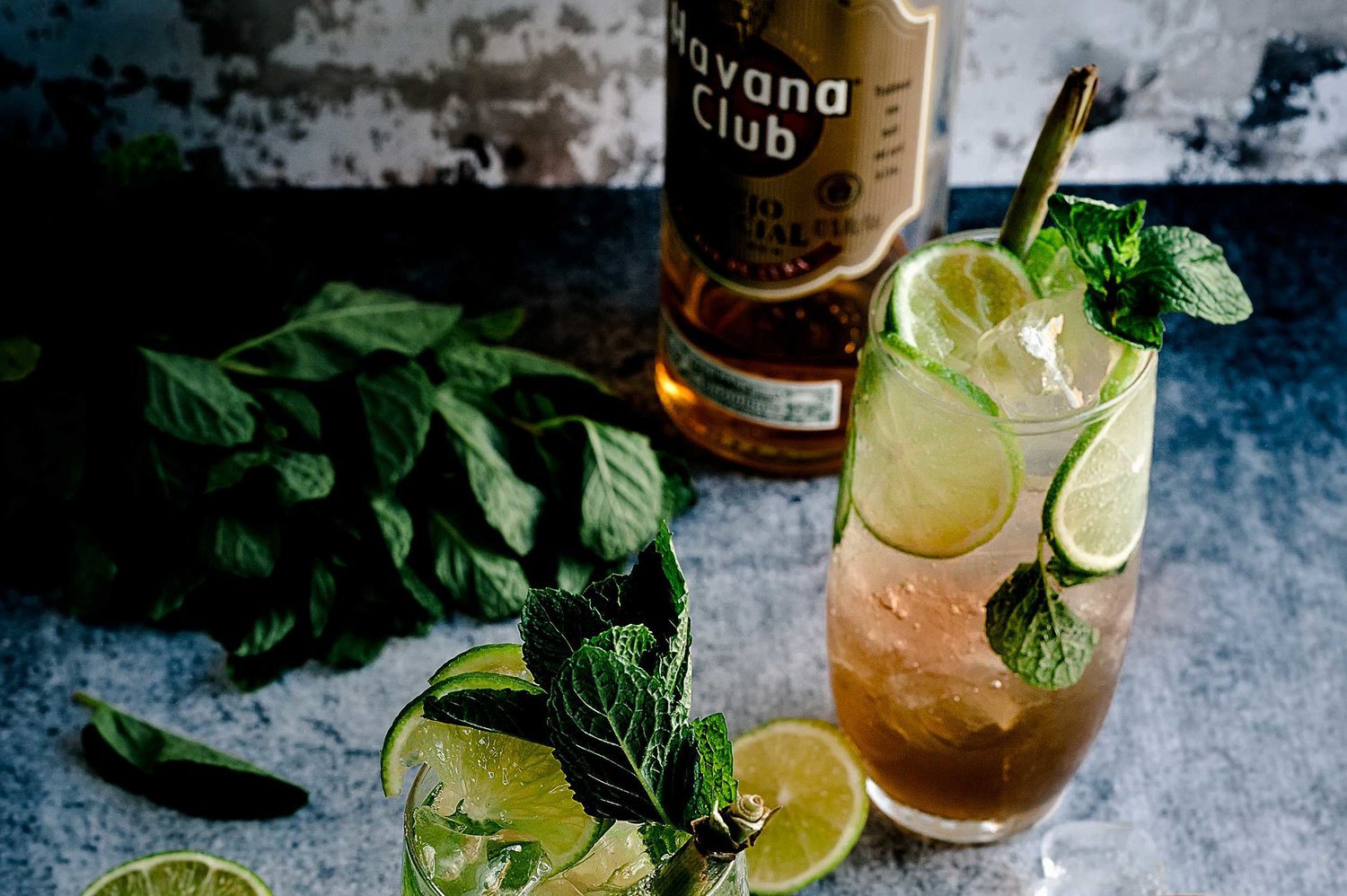 Rượu rum làm mojito Một món cocktail truyền thống đậm chất Cuba