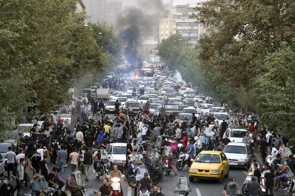 http://www.iran-emrooz.net/foto1/protest_iran202251.jpg