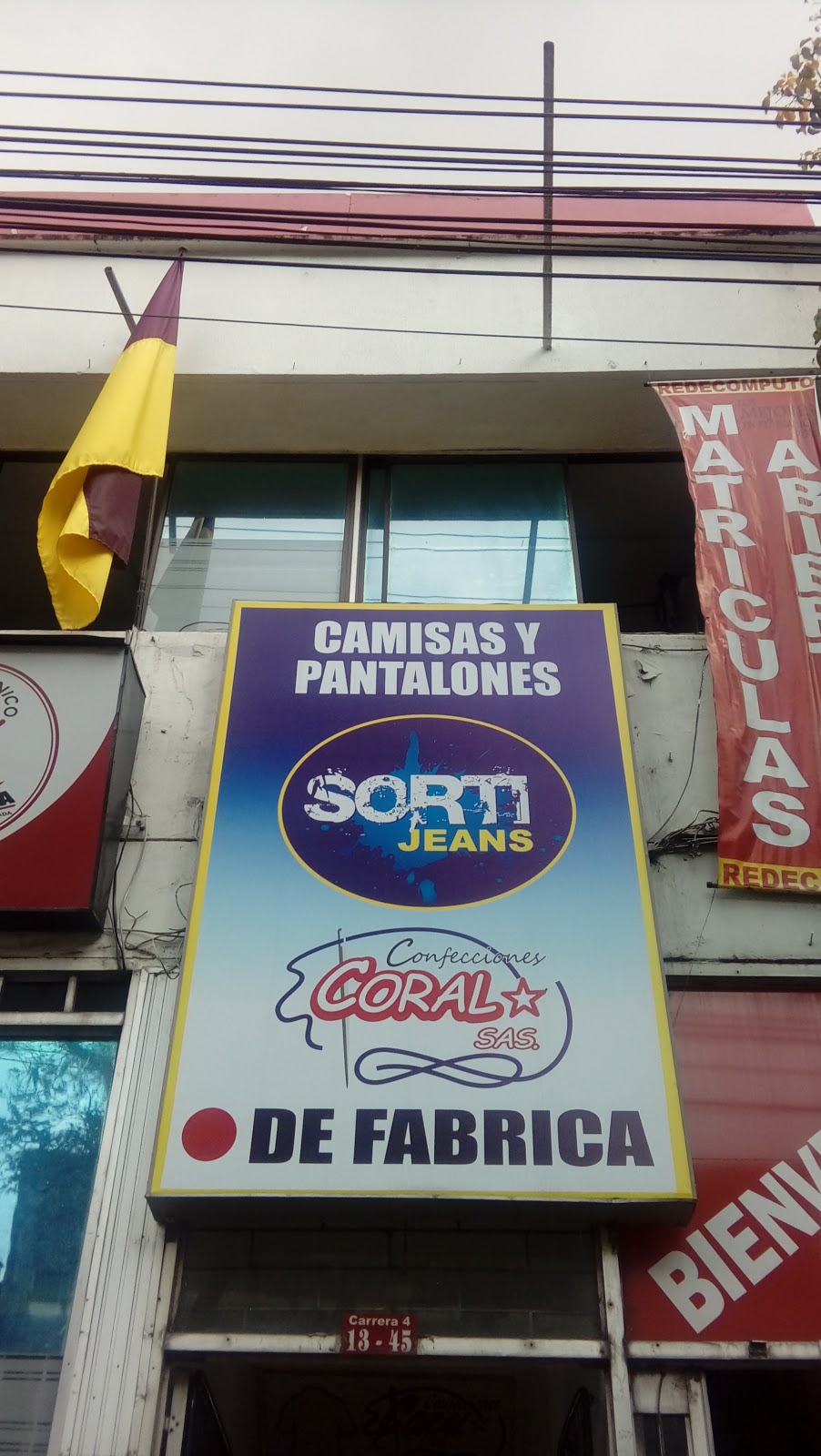 Camisas y Pantalones Sorti Jeans