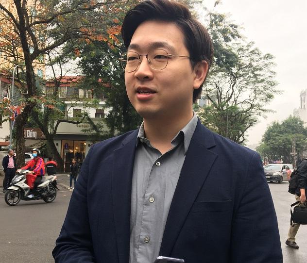 Nhà báo Ryu Seungjin từ Kênh truyền hình Channel A - Hàn Quốc