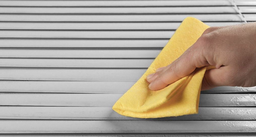 Materials for cleaning blinds
