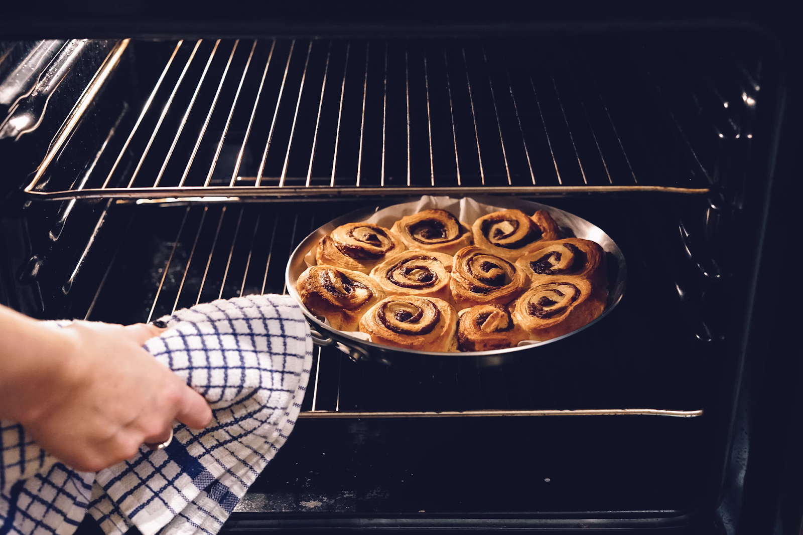Factors You Need to Consider When Buying an Industrial Oven