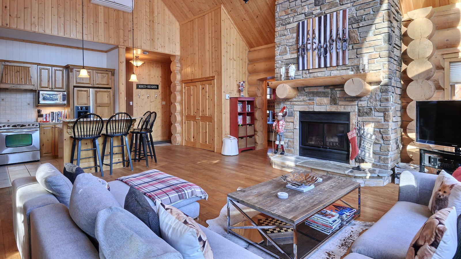 Chalets à louer avec foyer intérieur au Québec #18