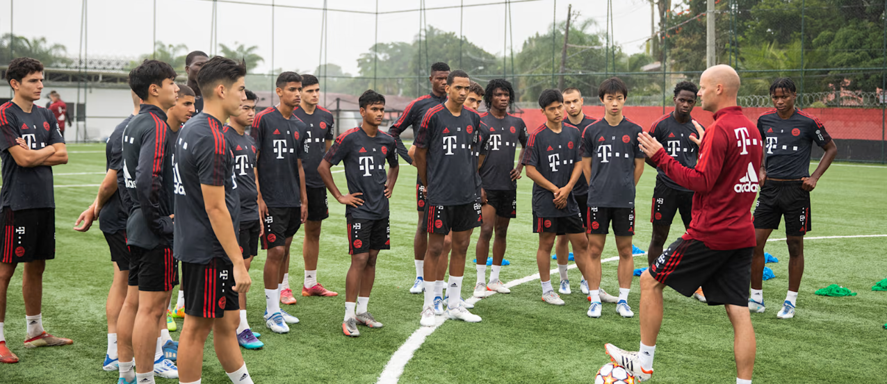 FC Bayern: From The Bottom Of The Barrel To World Cup Glory. The decisive stage begins for the final more than ten weeks of the FC Bayern World Squad