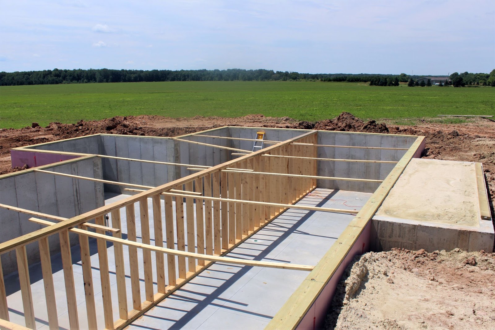 how do footings support a home