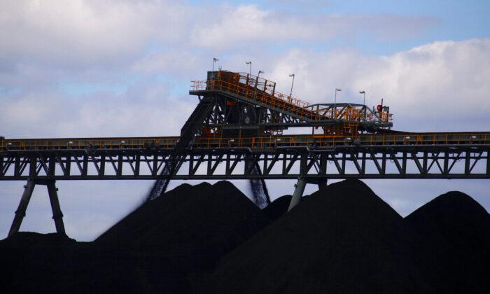 https://img.etviet.com/2021/10/2021-10-14T064902Z_1_LYNXMPEH9D097_RTROPTP_4_AUSTRALIA-COAL-MINING-700x420.jpg