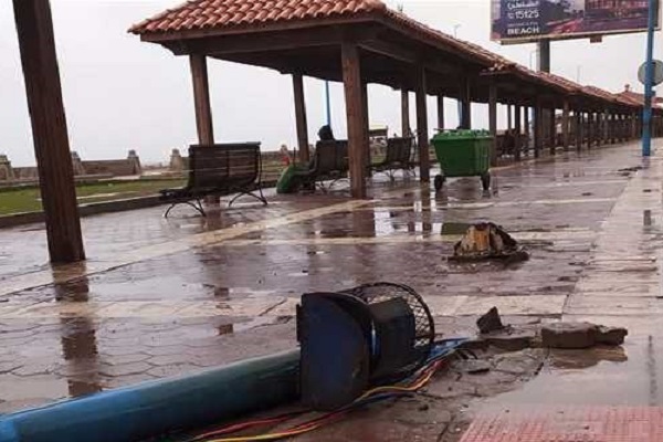 تسببت عاصفة التنين بشل الحياة في مصر