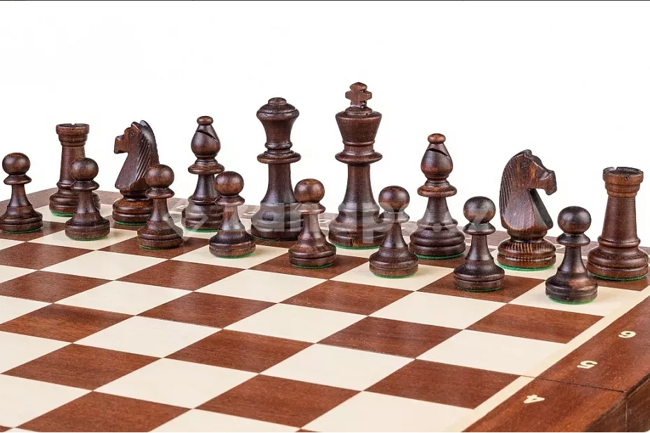 Šachovnice s figurkami Staunton.